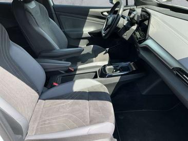 Volkswagen ID.5 Pro Performance — photo 12