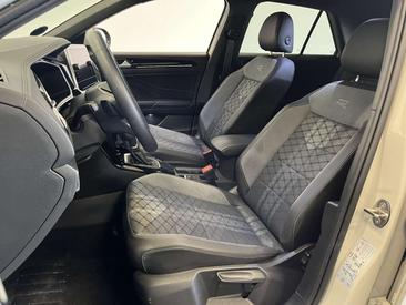 Volkswagen T-Roc R-Line — photo 7