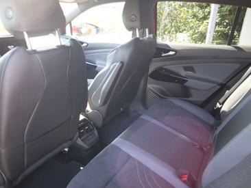 Volkswagen ID.4 Pro — photo 10