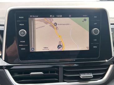 Volkswagen T-Roc R-Line — photo 12