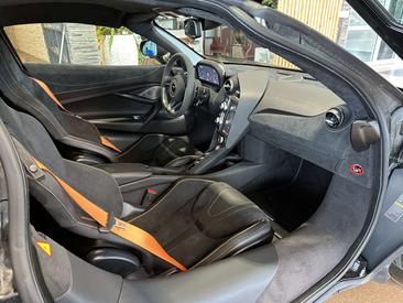 McLaren 720S — photo 8