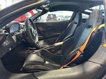 McLaren 720S — photo 11