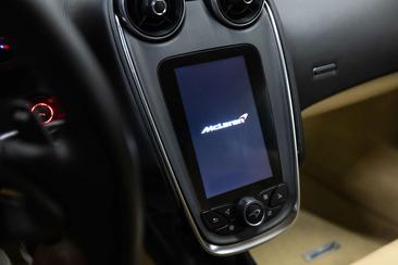 McLaren 540C — photo 20
