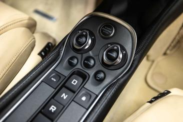McLaren 540C — photo 24