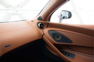 McLaren 570S — photo 35