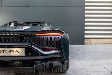 McLaren Artura Spider — photo 11