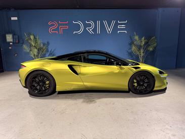 McLaren Artura — photo 5