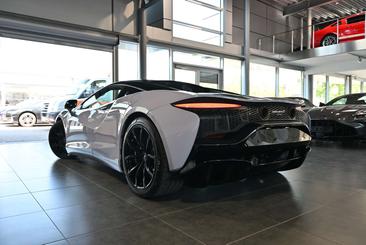McLaren Artura — photo 3