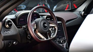 McLaren 720S — photo 22