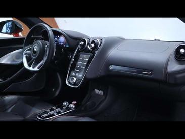 McLaren GT — photo 32