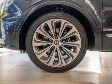 Bentley Bentayga — photo 6