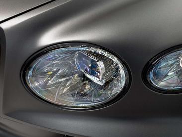 Bentley Bentayga V6 Hybrid — photo 10