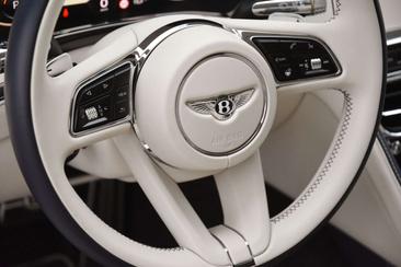 Bentley Flying Spur Hybrid Azure — photo 11