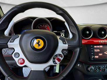 Ferrari FF — photo 8