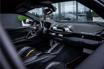 Ferrari 812 Superfast — photo 9