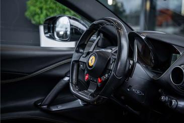 Ferrari 812 Superfast — photo 10
