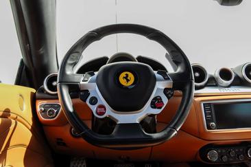 Ferrari California — photo 11