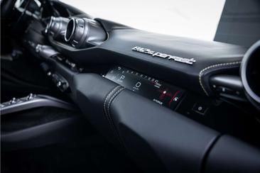 Ferrari 812 Superfast — photo 38