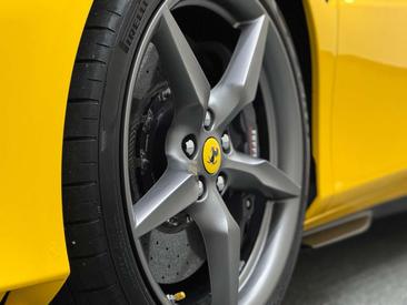 Ferrari F8 Spider — photo 9