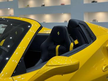 Ferrari F8 Spider — photo 12