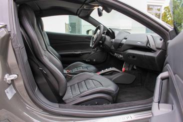 Ferrari 488 — photo 14