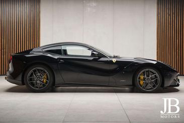 Ferrari F12 Berlinetta — photo 3