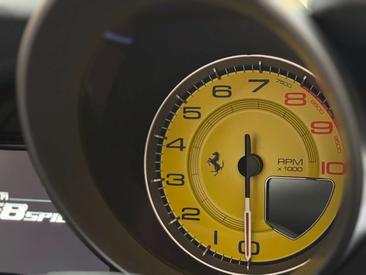 Ferrari F8 Spider — photo 29