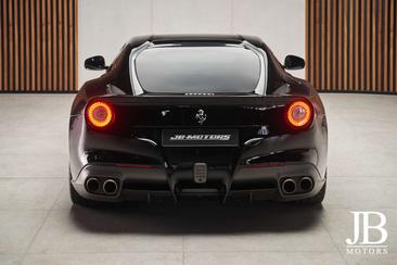 Ferrari F12 Berlinetta — photo 17