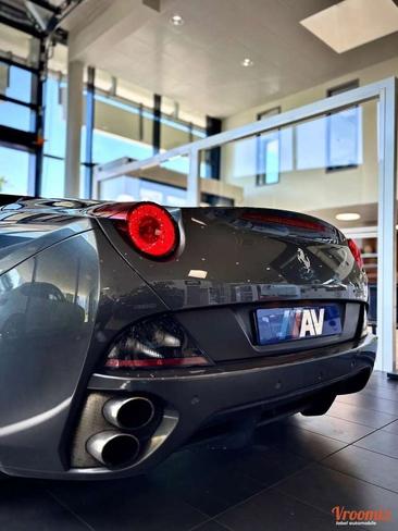 Ferrari California — photo 9