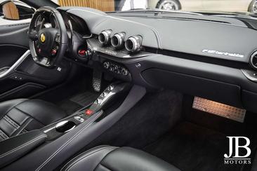 Ferrari F12 Berlinetta — photo 23