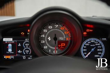 Ferrari 488 Spider — photo 43