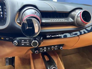 Ferrari 812 Superfast — photo 12