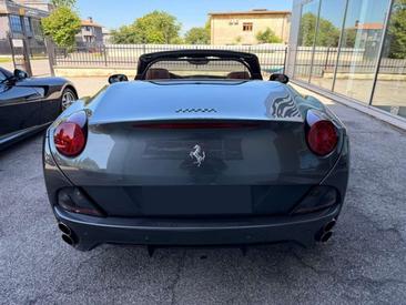 Ferrari California — photo 4
