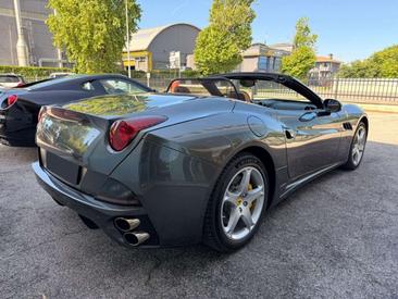 Ferrari California — photo 7