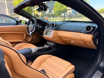 Ferrari California — photo 10