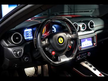 Ferrari California — photo 9