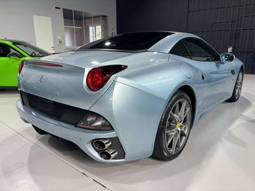 Ferrari California — photo 3