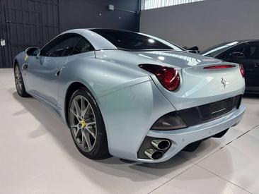 Ferrari California — photo 4