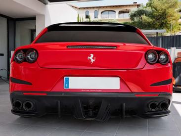 Ferrari GTC4Lusso — photo 3