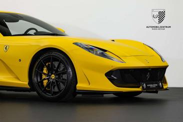 Ferrari 812 Superfast — photo 8