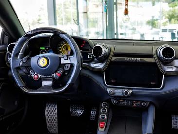 Ferrari GTC4Lusso — photo 6