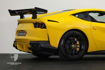 Ferrari 812 Superfast — photo 9