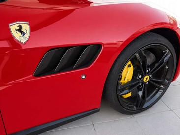 Ferrari GTC4Lusso — photo 13
