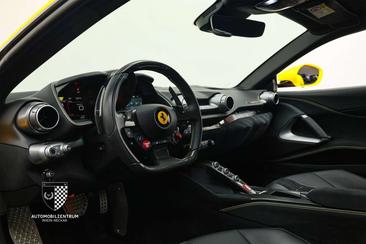 Ferrari 812 Superfast — photo 28