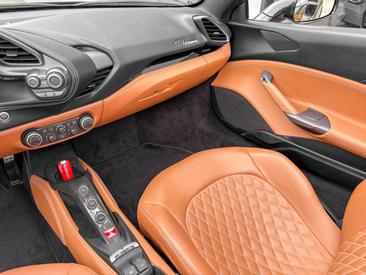 Ferrari 488 Spider — photo 18