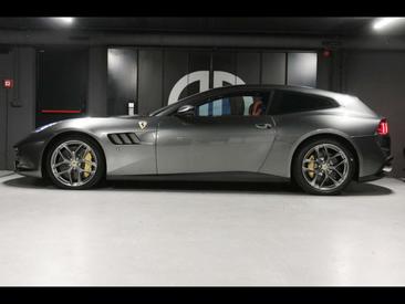 Ferrari GTC4Lusso — photo 2