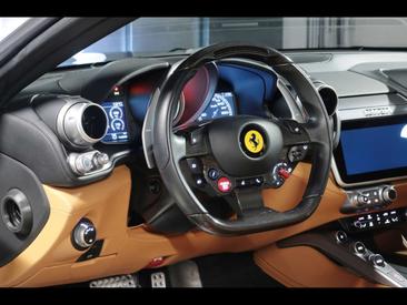 Ferrari GTC4Lusso — photo 10
