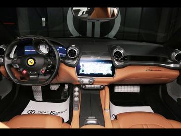 Ferrari GTC4Lusso — photo 12