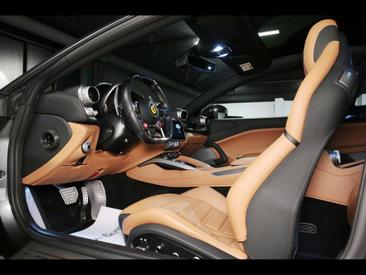Ferrari GTC4Lusso — photo 13