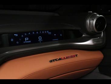 Ferrari GTC4Lusso — photo 19